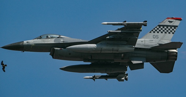 Trung Quốc nói gì khi Mỹ tính bán 20 chiếc F-16 cho Philippines?