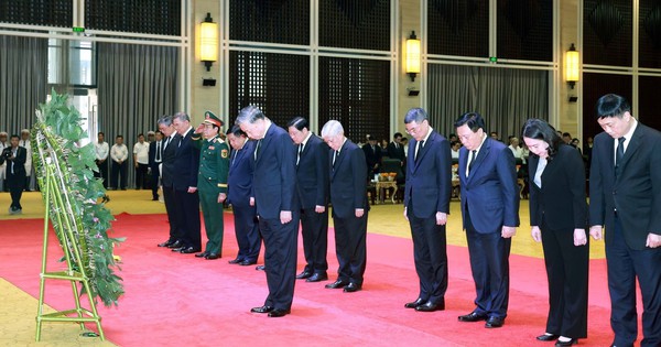 Tổng Bí thư Tô Lâm đến Lào viếng nguyên Chủ tịch Khamtay Siphandone